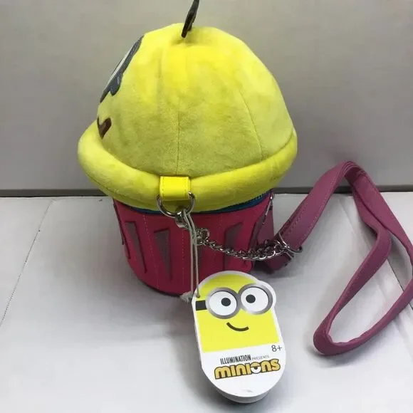Loungefly Despicable Me Minion Cupcake Crossbody Bag Universal Studios NEW - Picture 2 of 8